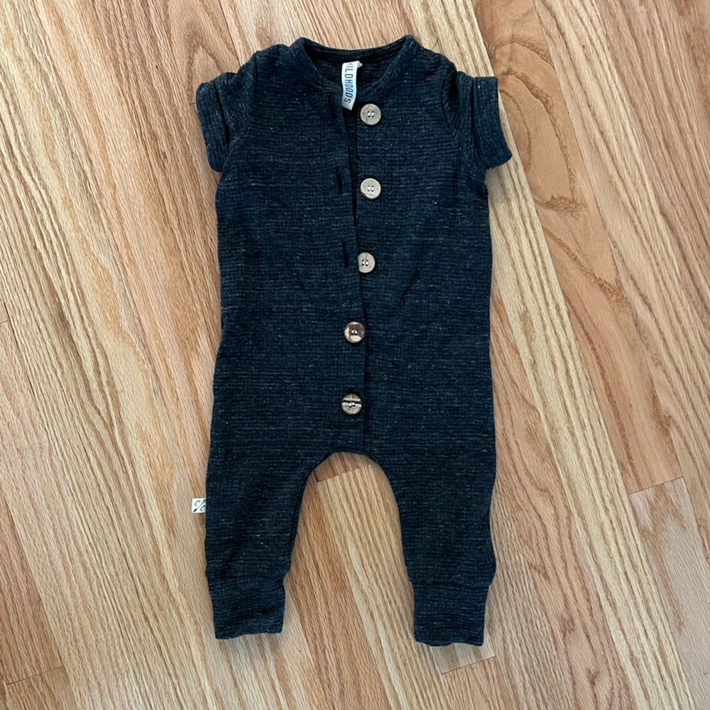 CHILDHOODS CLOTHING button up onesie